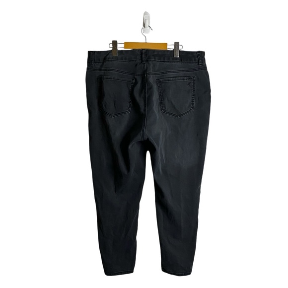 Melissa McCarthy Women's Black Studded High-Rise Jeans - Picture 9 of 9